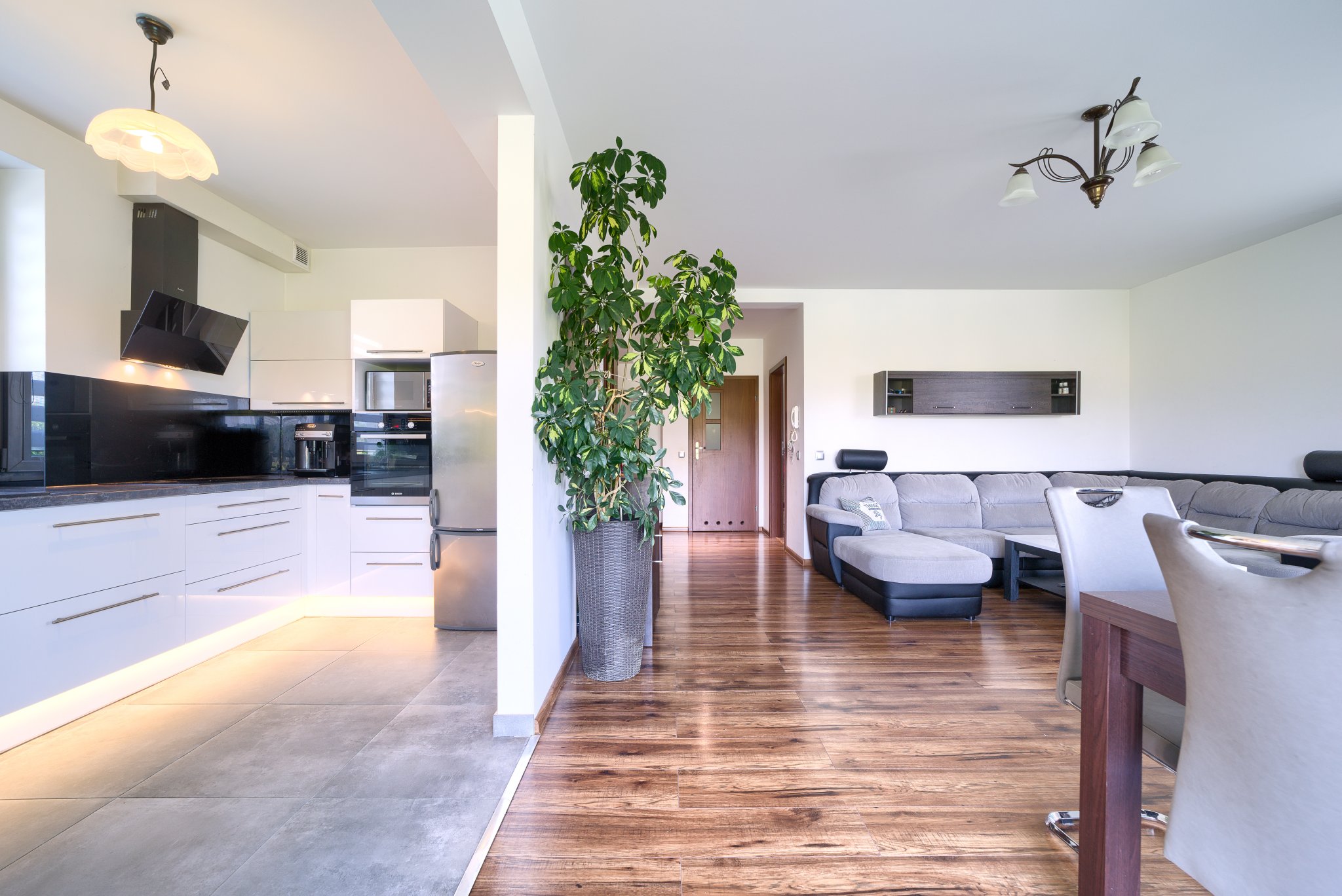 Fotografia architektury Bielsko Dom dla kazdego dom dla kazdego, piekne wnetrza, zdjecia wnetrz slask, fotograf wnetrz slask, zdjecia apartamentow bielsko, zdjecia hoteli bielsko, zdjecia dla hoteli slask, fotografia hoteli slask, fotograf hotel slask, Zdjecia architektury Bielsko, Fotografowanie wnetrz mieszkan bielsko, zdjecia dla hoteli slask, fotografowanie nieruchomosci bielsko, zdjecia nieruchomosci slask, fotografia architektury slask, magiaobrazu, dobry fotograf bielsko, fotografia reklamowa bielsko, zdjecia reklamowe bielsko, zdjecia reklamowe slask, zdjecia mieszkan bielsko, fotografia reklamowa slask