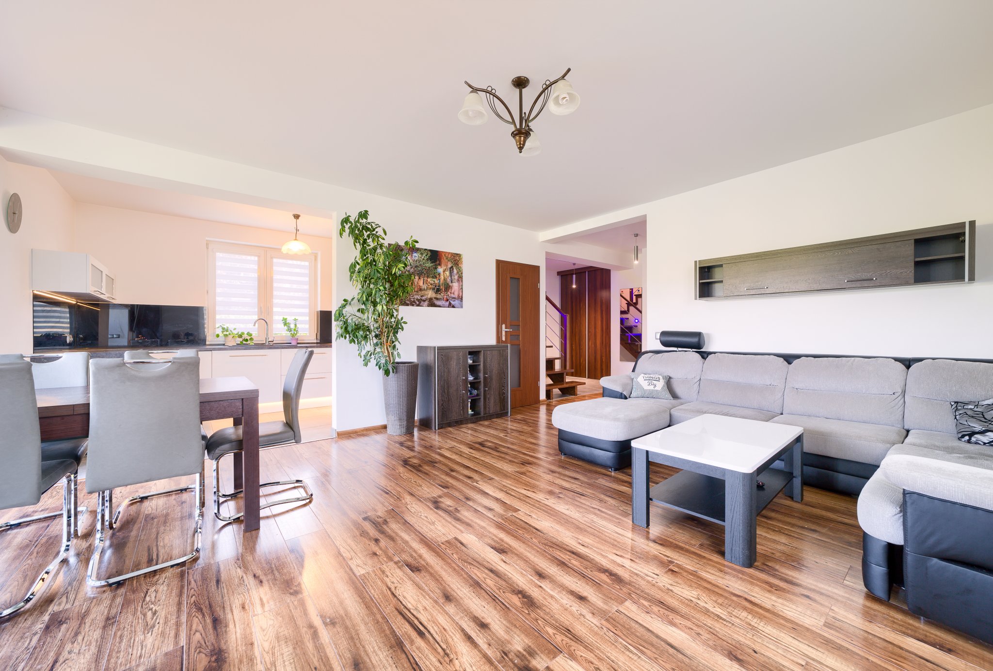 Fotografia architektury Bielsko Dom dla kazdego dom dla kazdego, piekne wnetrza, zdjecia wnetrz slask, fotograf wnetrz slask, zdjecia apartamentow bielsko, zdjecia hoteli bielsko, zdjecia dla hoteli slask, fotografia hoteli slask, fotograf hotel slask, Zdjecia architektury Bielsko, Fotografowanie wnetrz mieszkan bielsko, zdjecia dla hoteli slask, fotografowanie nieruchomosci bielsko, zdjecia nieruchomosci slask, fotografia architektury slask, magiaobrazu, dobry fotograf bielsko, fotografia reklamowa bielsko, zdjecia reklamowe bielsko, zdjecia reklamowe slask, zdjecia mieszkan bielsko, fotografia reklamowa slask