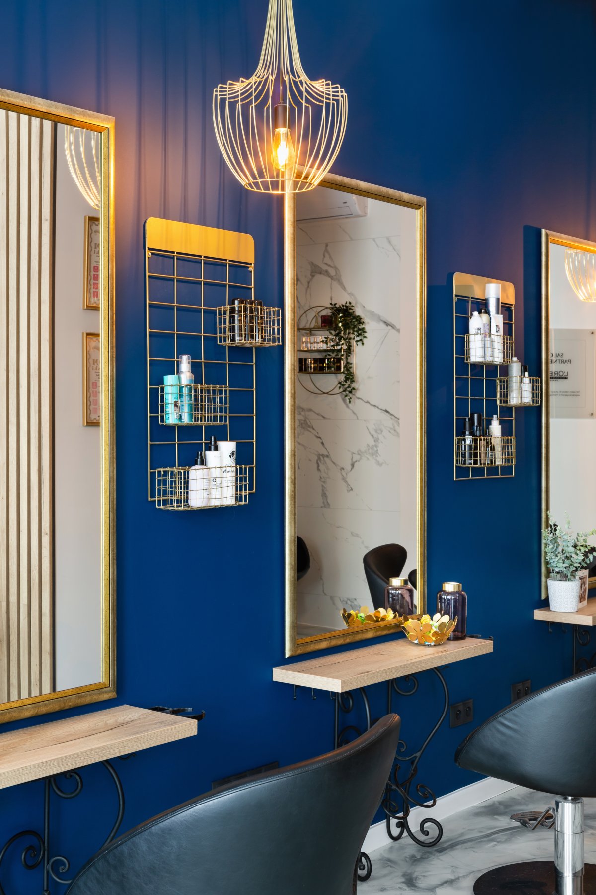 Zdjęcia wnętrz Żory Salon Fryzjerski Paryżanka Zdjęcia wnętrz, zdjecia wnetrz, Paryżanka Żory, Paryzanka Zory, Liczy sie wnetrz, Liczy się wnętrz, sesja nieruchomosci Zory, zdjecia wnetrz zory, sesje wnetrz zory, sesje nieruchomosci zory, piekne wnetrza, zdjecia wnetrz slask, fotograf wnetrz slask, Zdjecia architektury Bielsko, Fotografowanie wnetrz bielsko, fotografowanie nieruchomosci bielsko, zdjecia nieruchomosci slask, fotografia architektury slask, magiaobrazu, dobry fotograf bielsko, fotografia reklamowa bielsko, zdjecia reklamowe bielsko, zdjecia reklamowe slask, zdjecia mieszkan bielsko, fotografia reklamowa slask