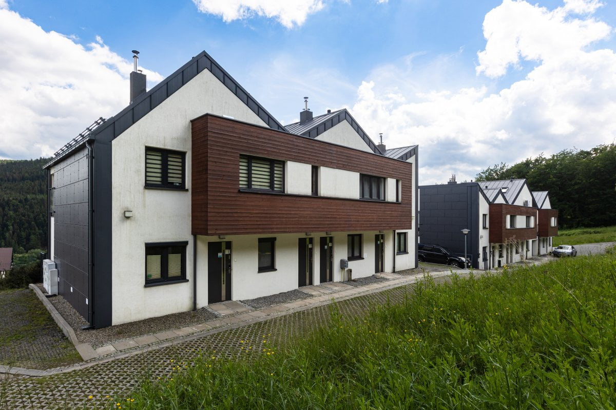 Zdjęcia architektury Bielsko, apartamenty szczyrk fotografia, zloty widok szczyrk zdjęcia, sesja apartamentow szczyrk, zdjecia apartamentow bielsko, zdjecia hoteli bielsko, zdjecia dla hoteli slask, fotografia hoteli slask, fotograf hotel slask, Zdjecia architektury Bielsko, Fotografowanie wnetrz mieszkan bielsko, zdjecia dla hoteli slask, fotografowanie nieruchomosci bielsko, sesje architektury pszczyna, zdjecia mieszkan pszczyna, zdjecia nieruchomosci slask, fotografia architektury slask