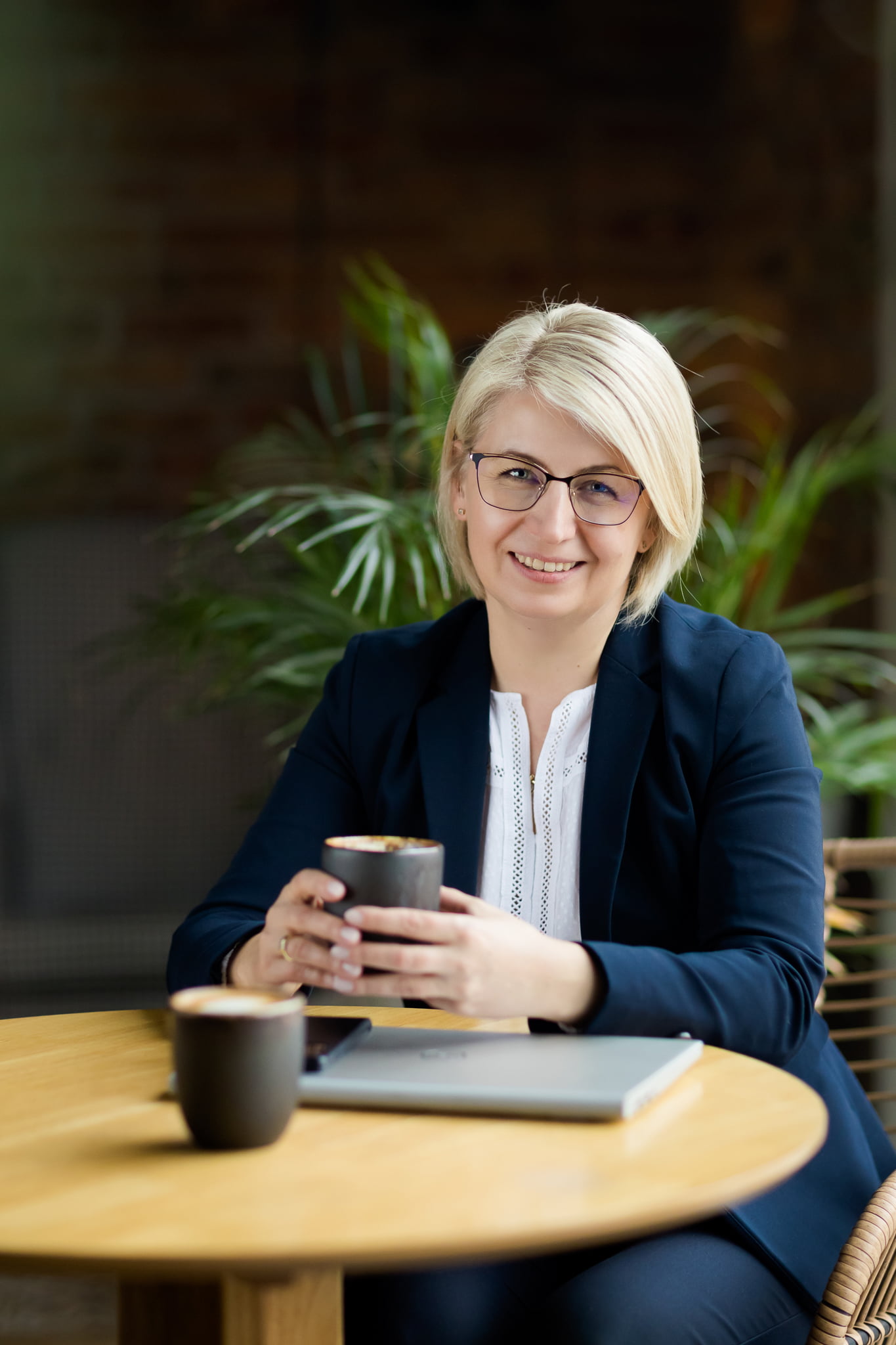sesja biznesowa w kawiarni, Grunt Bielsko, Kawiarnia Grunt sesja, zdjęcia biznesowe bielsko, sesja wizerunkowa bielsko, zdjecia wizerunkowe bielsko, fotografia wizerunkowa bielsko, sesje wizerunkowe bielsko, fotografia brandingowa slask, sesja brandingowa slask, fotografia brandingowa bielsko, personal branding photography, portret biznesowy bielsko, sesja biznesowa bielsko