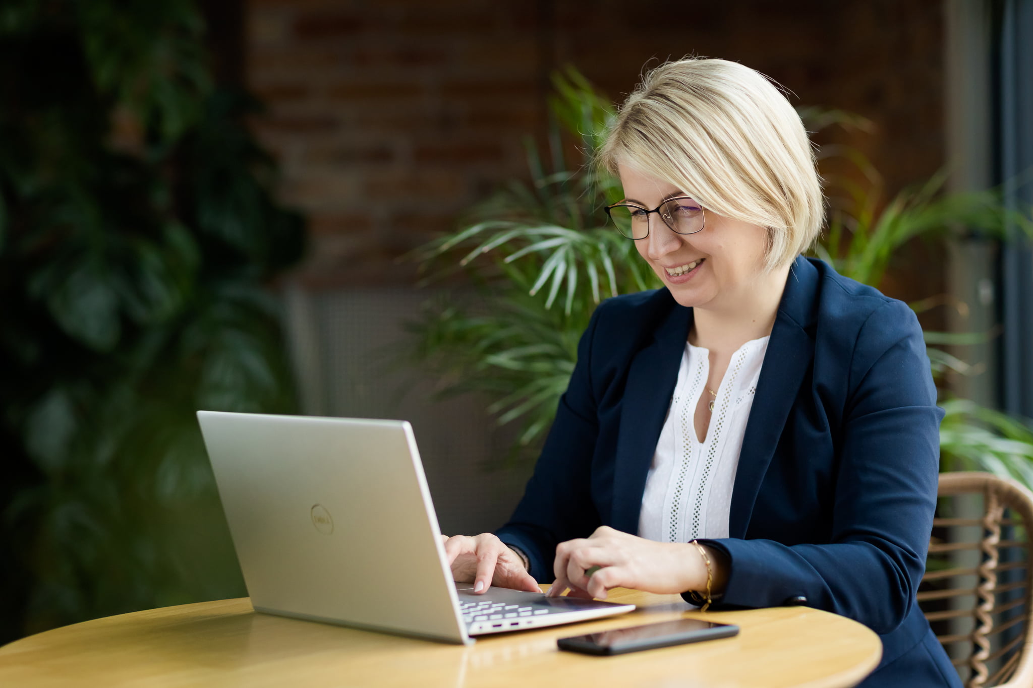 sesja biznesowa w kawiarni 10