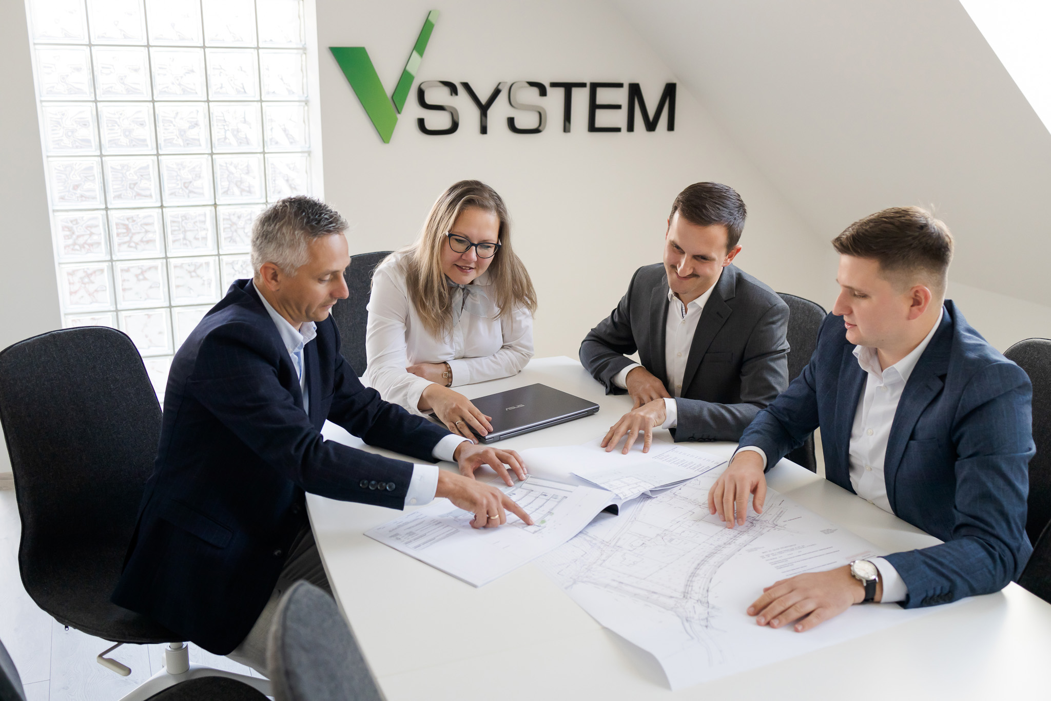 Sesje dla firm - V SYSTEM BIELSKO 10 Sesje dla firm Bielsko - Fotografia wizerunkowa dla firmy V System, fotograf Magia Obrazu